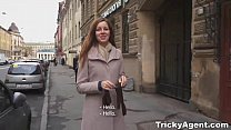 Tricky Agent - Mis trucos sexuales funcionan bien en el porno Elisaveta Gulobeva