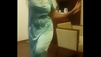 Esposa indiana dança