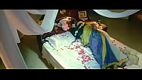 Горячая первая ночная сцена Deepthi Nambiar в тамильском фильме Yugam