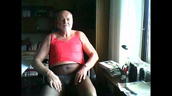 wank in front of the webcam