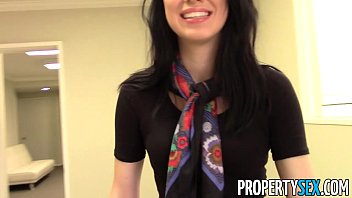 PropertySex - Video di sesso in casa con un bel agente immobiliare brunetta