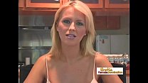 Busty blonde anal Mutter bekommen ihr Arschloch mit Sperma gefüllt