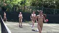 Hazing sur le court de tennis
