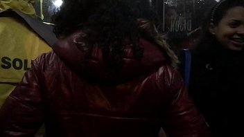 Красная куртка Новиньи
