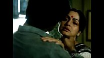 Сцена занятия любовью с Rakhee - Paroma - классический фильм на хинди (360p)