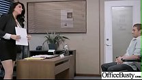 Сексуальная шлюшка (Romi Rain) с большими круглыми сиськами занимается сексом в офисе, видео-26