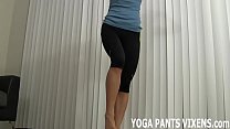 These skin tight yoga pants make me feel so fucking sexy JOI