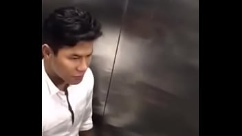 Chupando no banheiro Vincom foi filmado secretamente