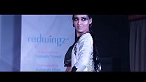 Unknown model - Cleavage show - Redwingz Fashion Fervent
