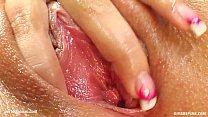 Kristina Banks Gonzo-Style Solo fingert Masturbation auf Give Me Pink