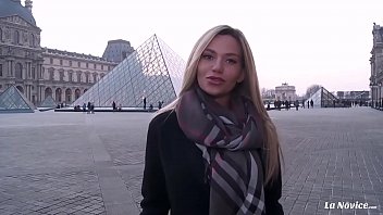 LA NOVICE - La superbe blonde Subil Arch se fait pilonner par une bite française