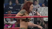 WWE Diva Trish Stratus Stripped zu BH & Slip (Raw 23.10.2000)