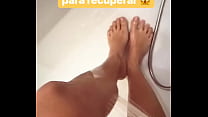 Vídeo do Instagram Irene Junquera chuveiro reflexo