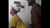 Macho Pauzudo met une bite sur le fan de l'équipe brésilienne