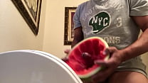 A foder uma melancia