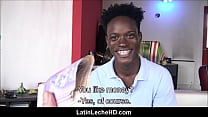 Натуральному чернокожему твинку с подтяжками и с Ямайки заплатили за секс с геем-режиссером в видео от первого лица