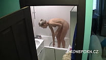 MILF Artemia - Cámara oculta en la ducha