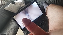 Avoir chaud, regarder des vidéos porno