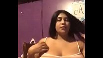 Mexicana mostrando peitos enormes