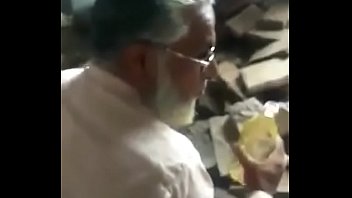 Pakistanais oldman gay Fucked à nouveau
