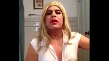 Oscarina Grandeas faggot sissy teasing her body