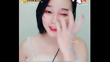 Pretty short-haired girl on Uplive