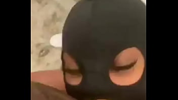 DelicioXass - porno con máscara - buena mamada - negrita de guayaquil