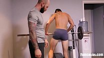 beau-père baise HOT Ripped In Gym- Gay