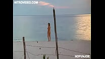 Tintorera: Sexy Skinny Dipping Girl