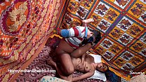 Индийская бхабхи берет девственность мальчика из колледжа, оплодотворяет себя настоящим домашним трахом