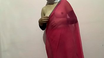 Simran Bhabhi se quitó el sari
