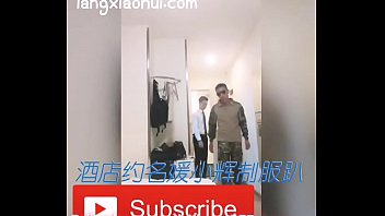 Le service d'escorte passionné du professeur Lang Xiaohui, M. le policier armé, a été baisé échevelé.