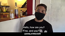 Латинский красавчик принимает большой необрезанный член, теплый камшот на лицо