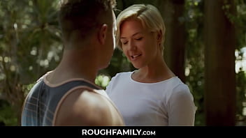 RoughFamily.com ⏩ Stiefmutter kümmert sich um ihren koketten Jungen – Kit Mercer