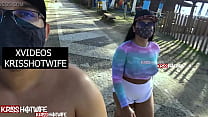 Kriss Hotwife Com Top Transparente Sem Sutiã Fazendo Uma Caminhada Na Praia Bem Puta e Gostosa