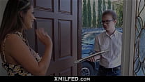 XMilfed.com ⏩ Flirty Milf Seduced the Laptop Technician (Sofi Ryan)