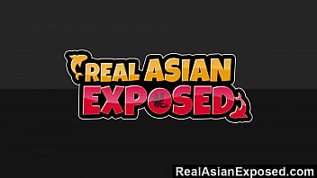 RealAsianExposed - Jessica Bangkok massiert das Sperma aus ihm heraus