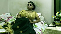 Indischer Collagenjunge geheimer Sex mit schönem tamilischem Bhabhi!! Bester Sex im Saree geht viral