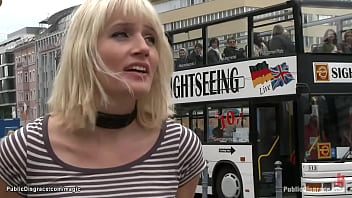 Deutsche blonde Gruppe öffentlich geknallt