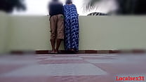Desi a épousé Blue Nighty Wife Sex In Hall (Vidéo officielle de Localsex31)