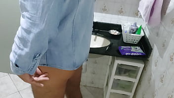 Ladysilva showing her hot ass in pink panties