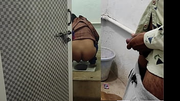 The stepsister-in-law called the young brother-in-law watching secretly in the bathroom. porn porn in hindi voice
