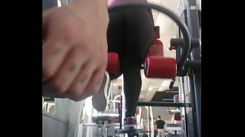 Chubby with a great ass in the gym