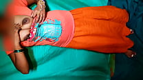 La première jupe de la belle-soeur de Choti en hindi avec férocité