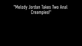 Sweet Melody Jordan ottiene il suo buco del culo rosa creampied da 2 cazzi duri!