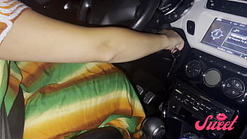 Masturbation nocturne dans la voiture en conduisant - Sweet Arabic Real Amateur