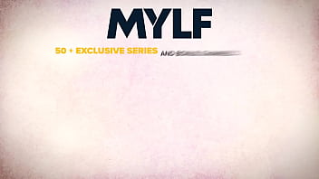 Mylf - Impresionante milf con grandes tetas Kate Dee obtiene su coño rosado lamido y follado después del entrenamiento de yoga