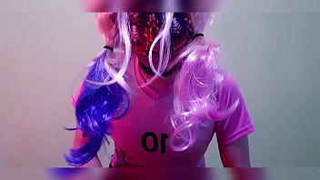 Harley Quinn se masturbe avant le match de foot - Sexy Maddy