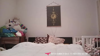 Vends-ta-culotte - Belle amatrice française se masturbe dans sa jolie jupe plissée - Natalia Riinoldato