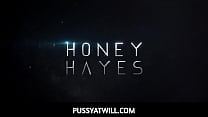 PussyAtWill - Tre giovani dipendenti dal sesso sono gratuiti per l'ipnotizzatore - Honey Hayes, Dani Blu, Ashley Aleigh, Gunnar Stone